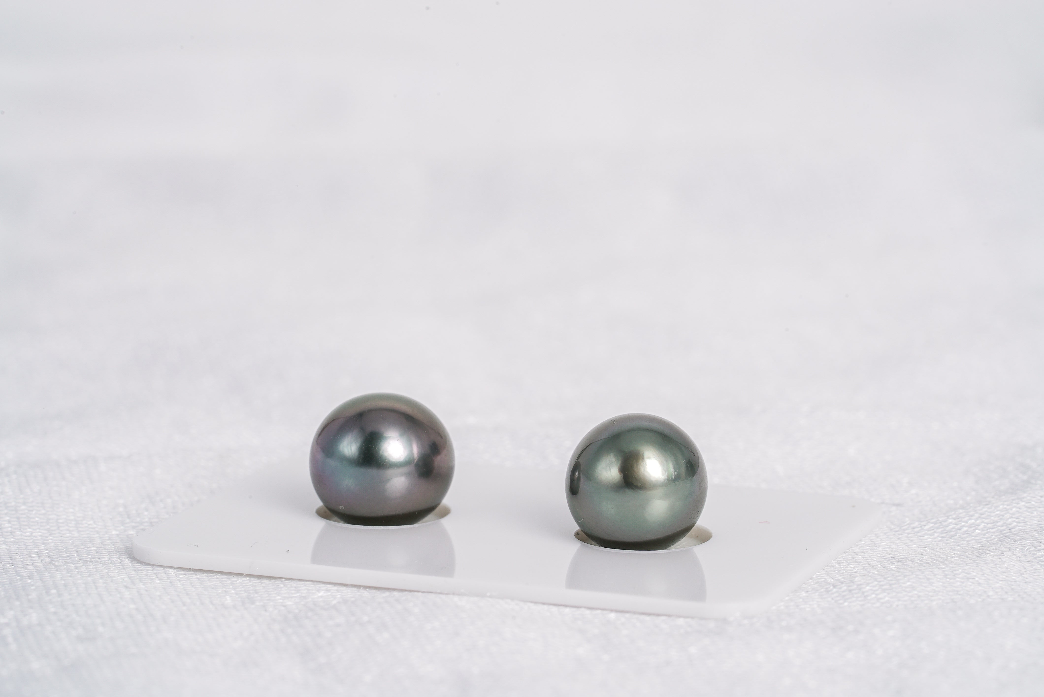 Grey Green Cherry Matched Pair - Oval 10mm TOP quality Tahitian Pearl - Loose Pearl jewelry wholesale