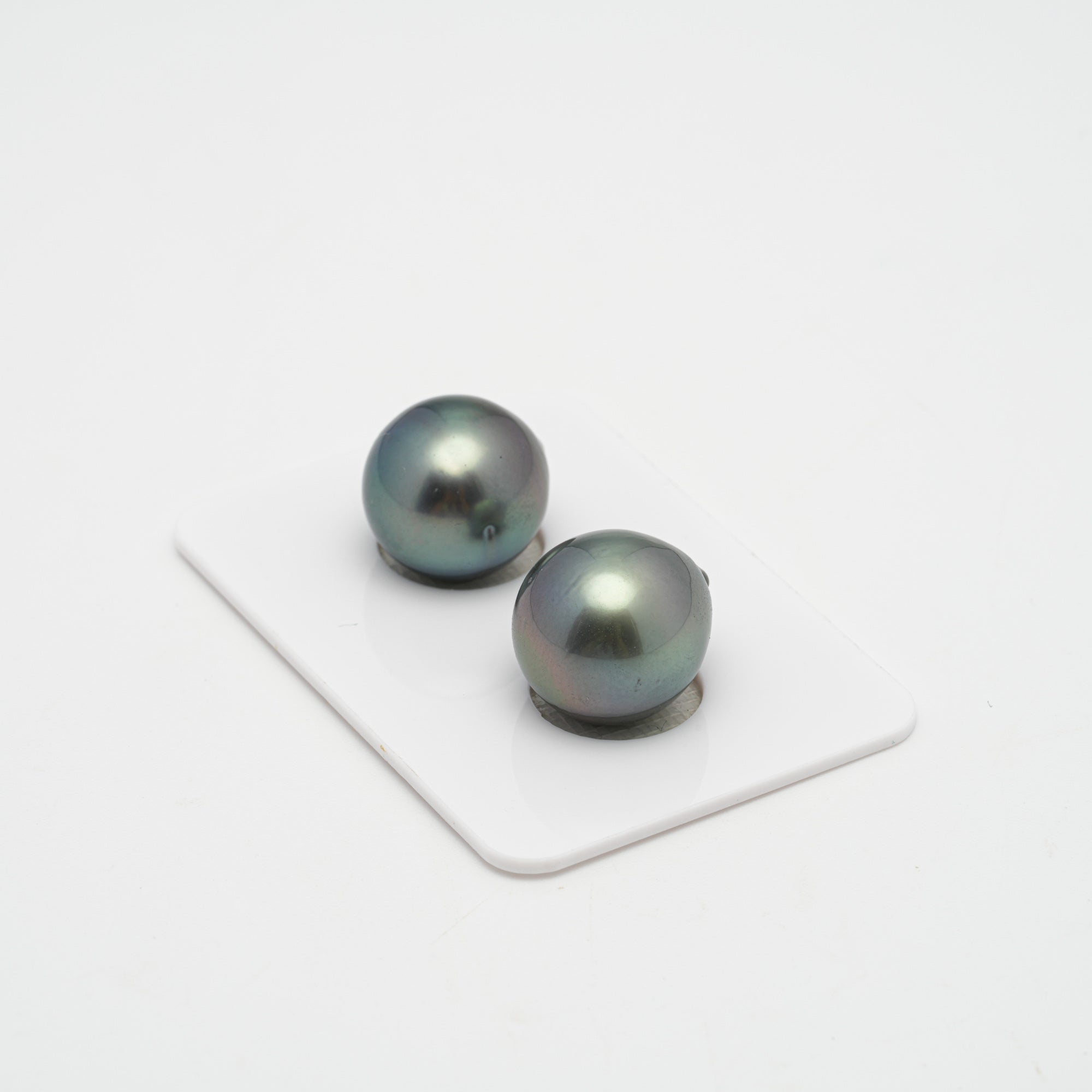 2pcs Green 13.4-13.5mm - SB AAA/AA Quality Tahitian Pearl Pair ER1342 CMP1