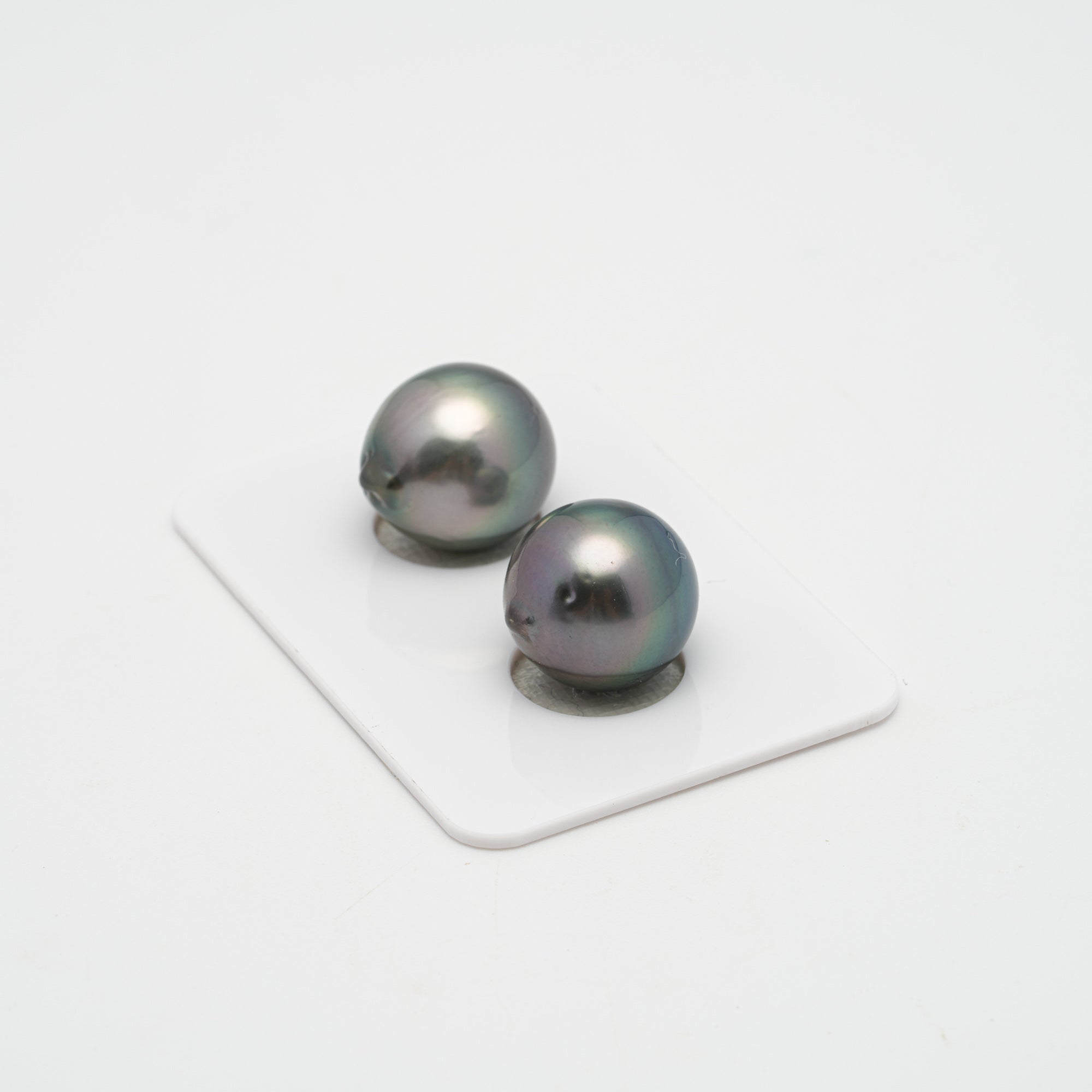 2pcs Green 13.4-13.5mm - SB AAA/AA Quality Tahitian Pearl Pair ER1342 CMP1