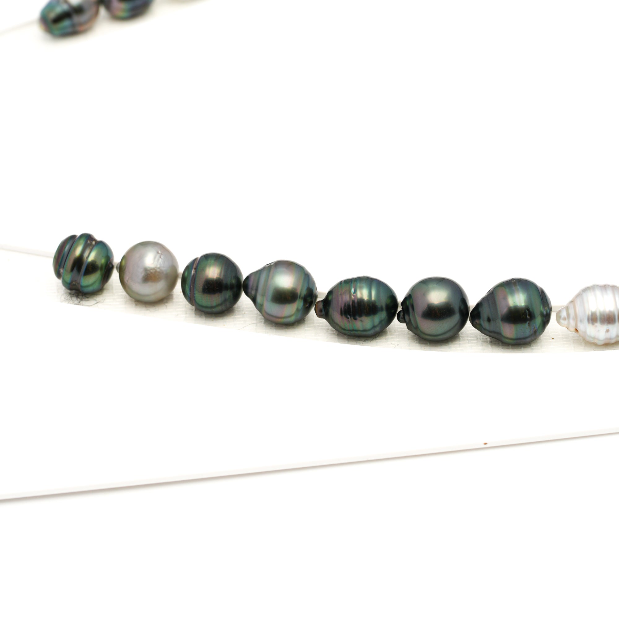 33pcs Green Mix 8-11mm - CL/SB AAA/AA Quality Tahitian Pearl Necklace NL1757 LP1