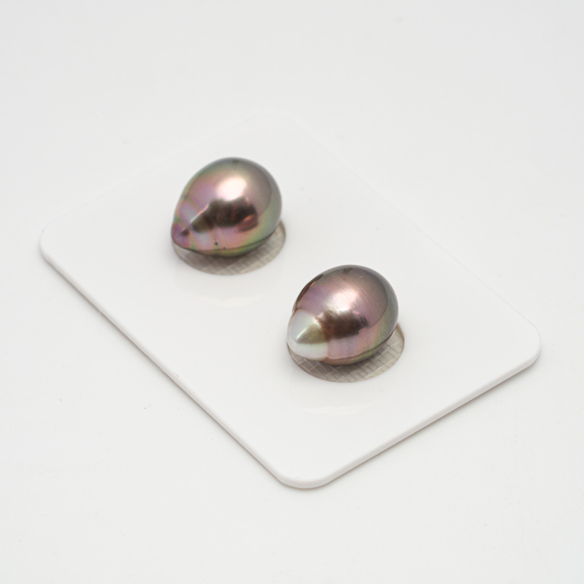 2pcs "Top Luster" Green Cherry 11.1-11.5mm - SB TOP Quality Tahitian Pearl Pair ER1468