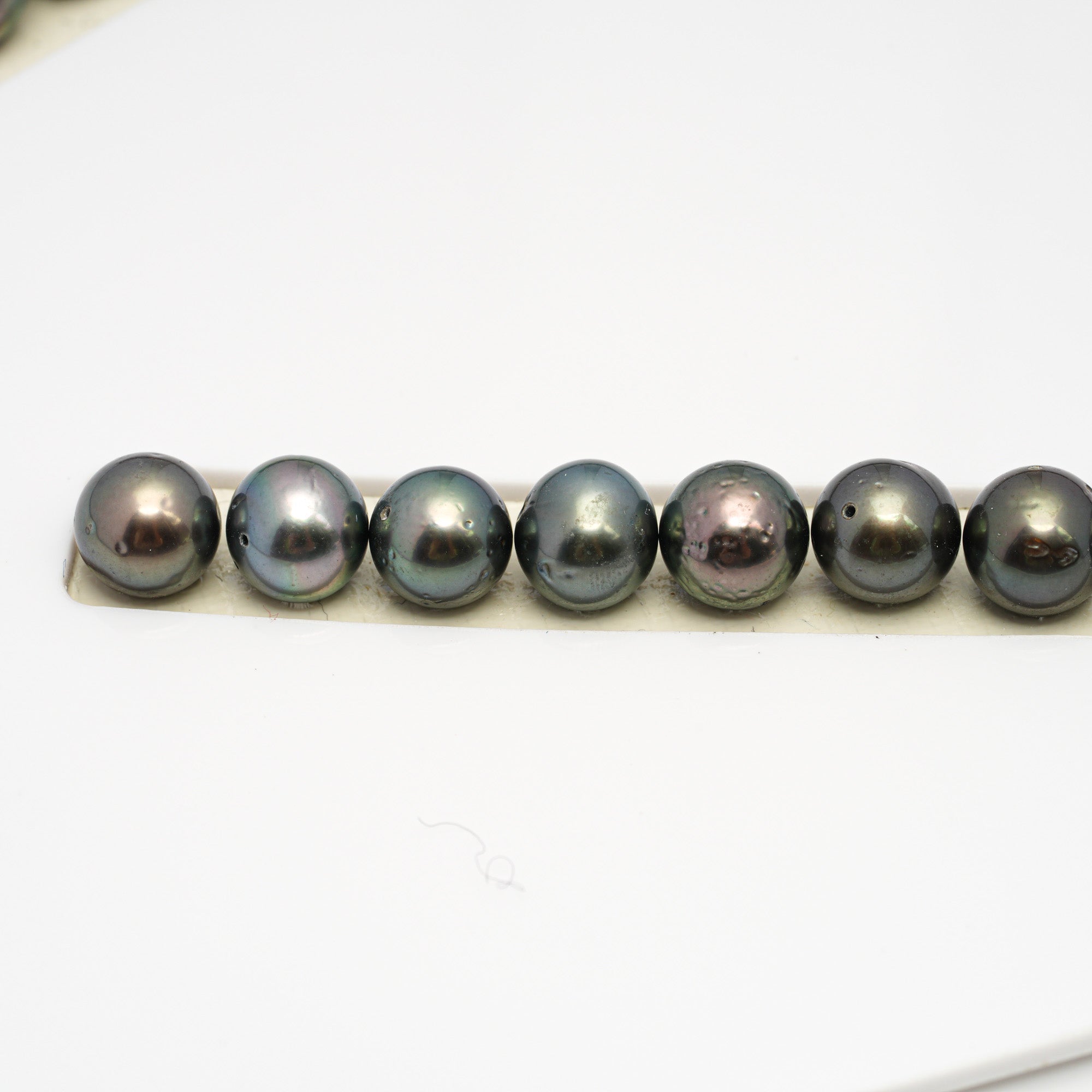 46pcs Green 8-10mm - SB/NR AA Quality Tahitian Pearl Strands NL1578 CMP4