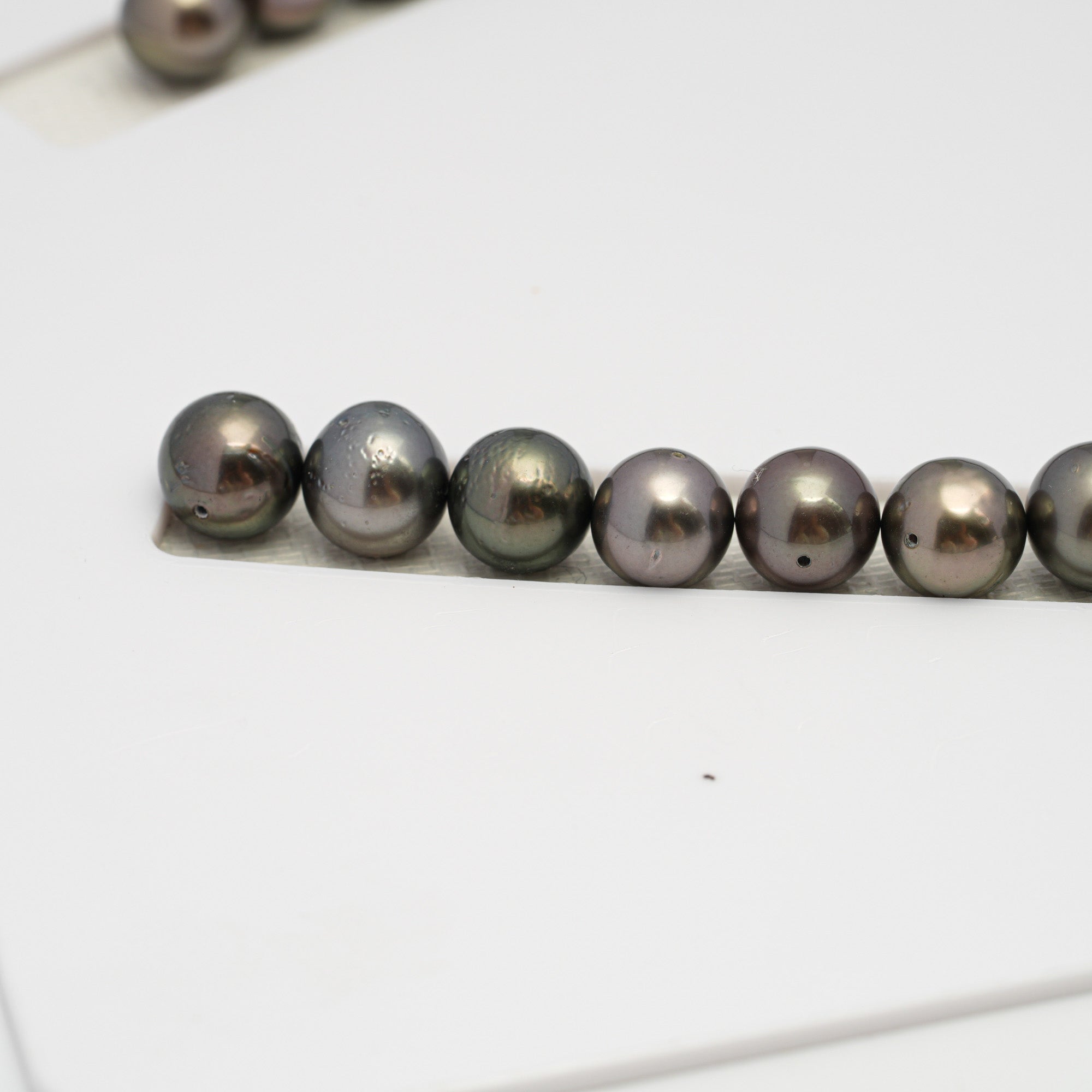 47pcs Green Mix 8-11mm - SR AA Quality Tahitian Pearl Strands NL1580 CMP4