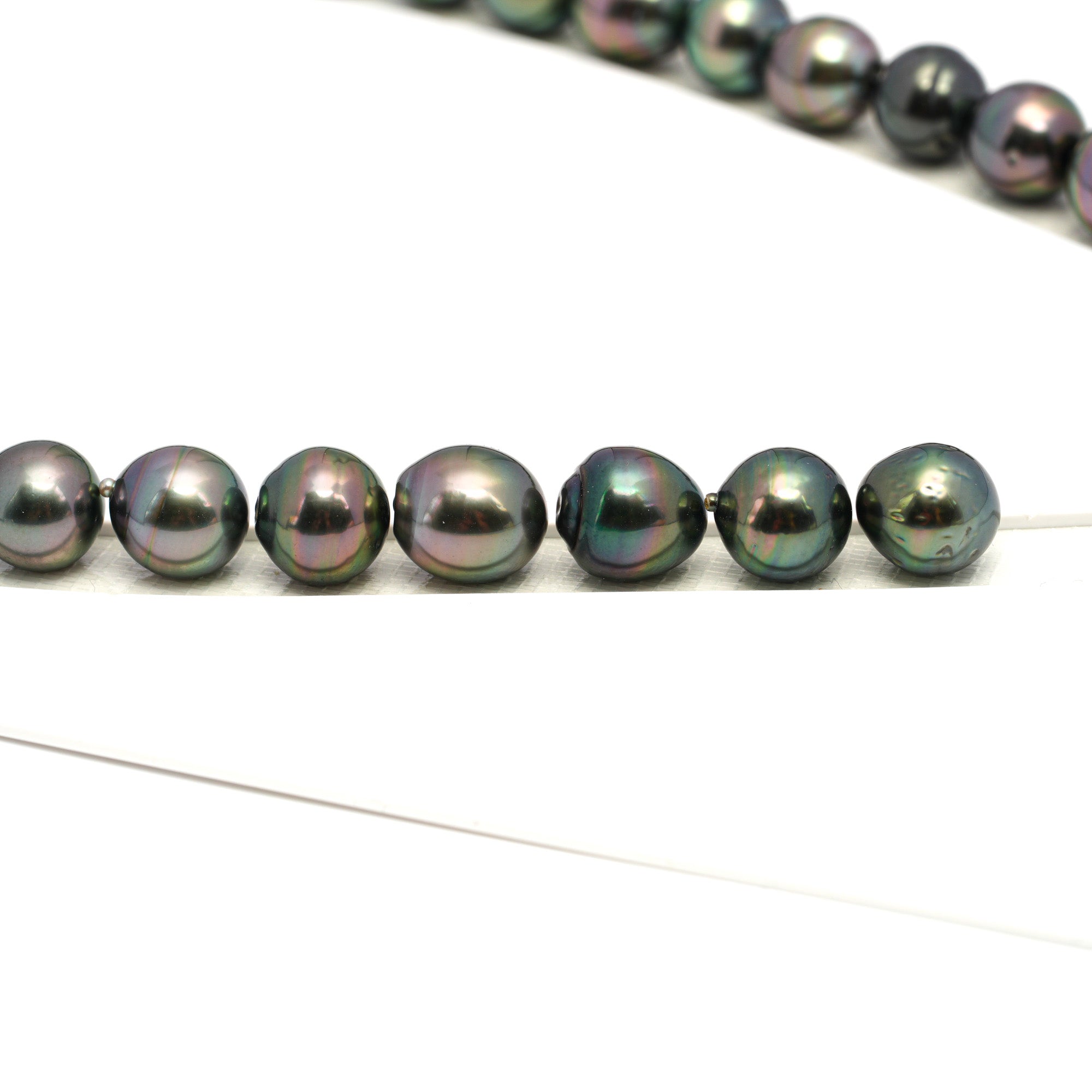 33pcs "High Luster" Peacock Green 11-12mm - SB AAA/AA Quality Tahitian Pearl Necklace NL1647