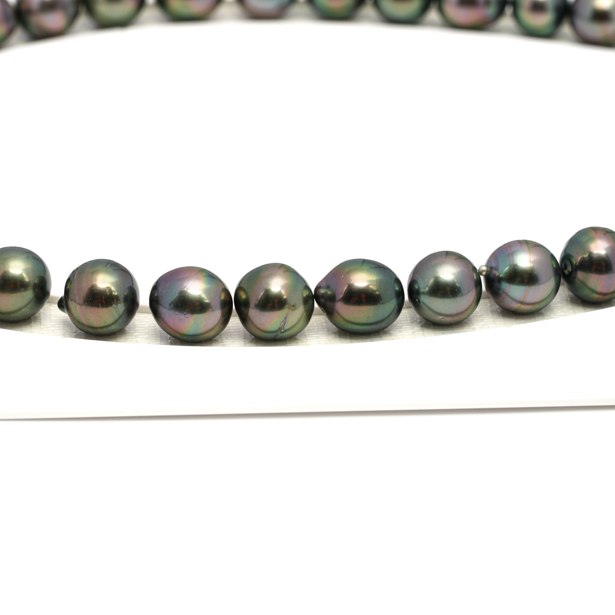 33pcs "High Luster" Peacock Green 11-12mm - SB AAA/AA Quality Tahitian Pearl Necklace NL1647