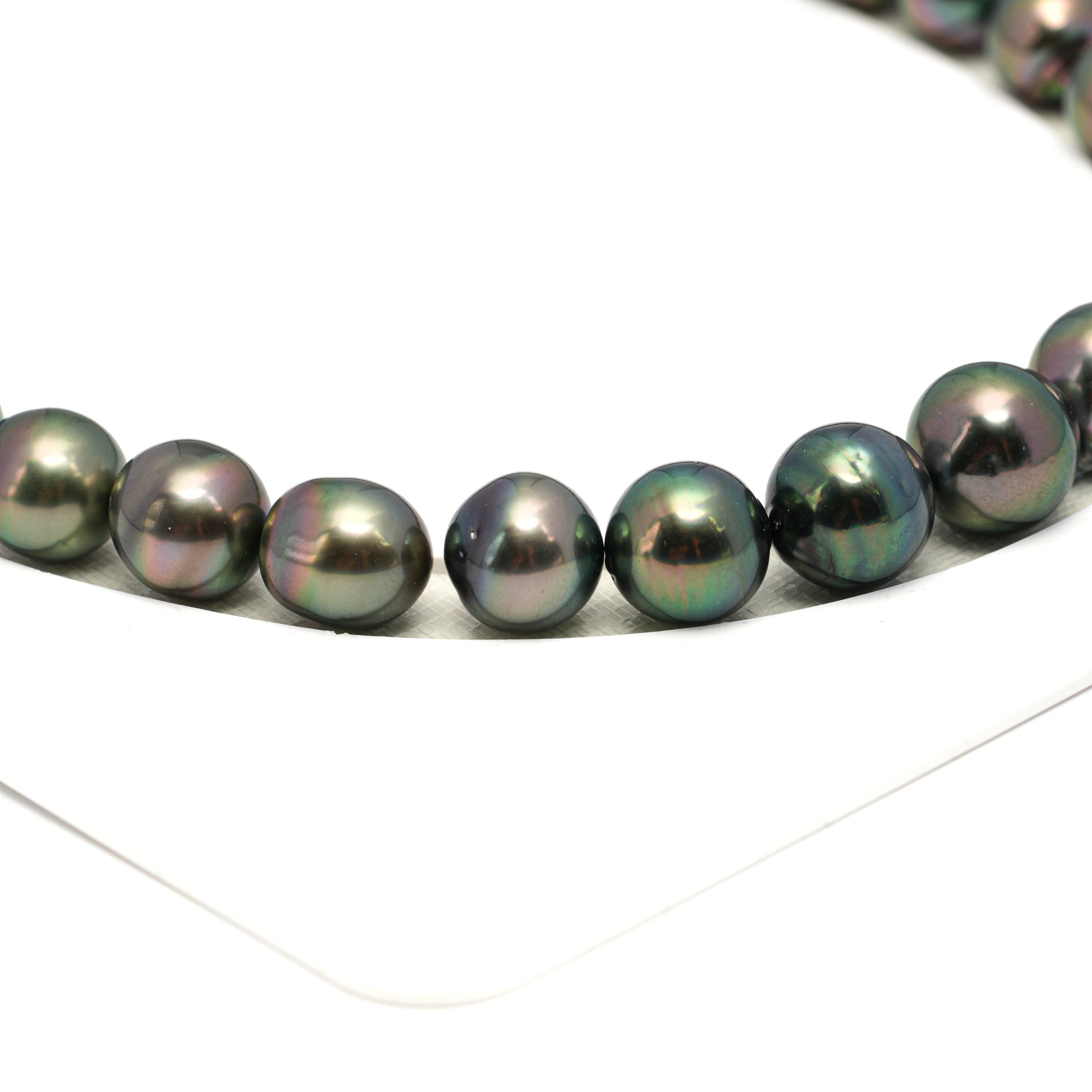 33pcs "High Luster" Peacock Green 11-12mm - SB AAA/AA Quality Tahitian Pearl Necklace NL1647