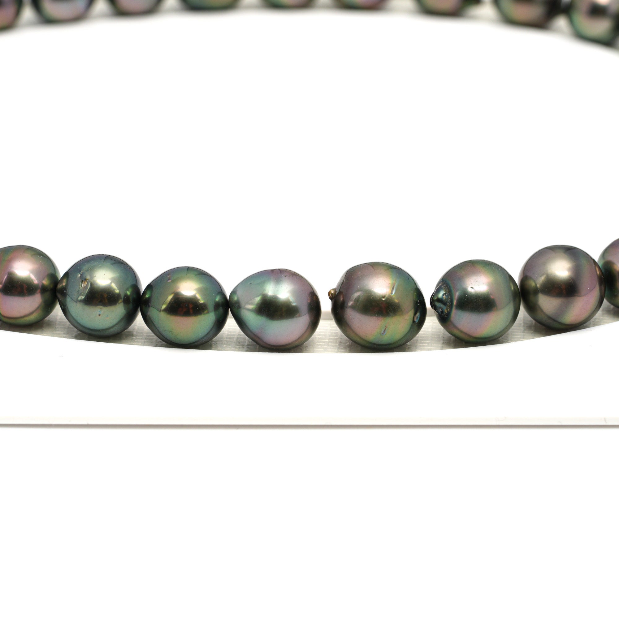 33pcs "High Luster" Peacock Green 11-12mm - SB AAA/AA Quality Tahitian Pearl Necklace NL1647