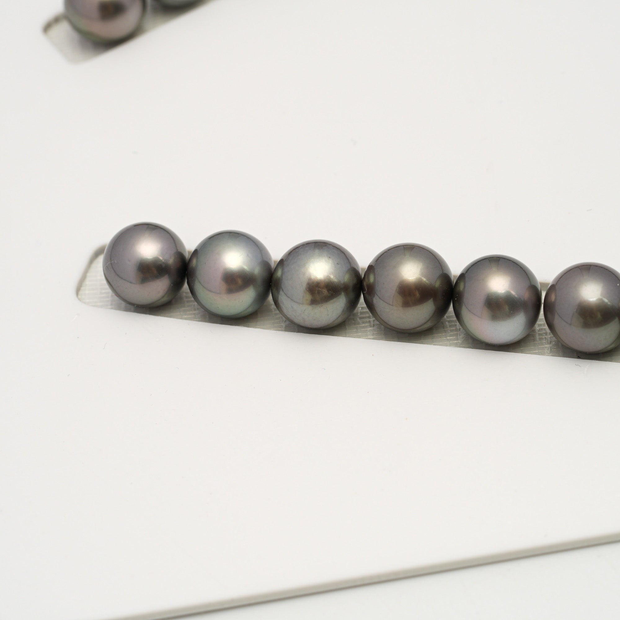 37pcs Gray 11-12mm - SR/NR AAA Quality Tahitian Pearl Necklace NL1560 A101