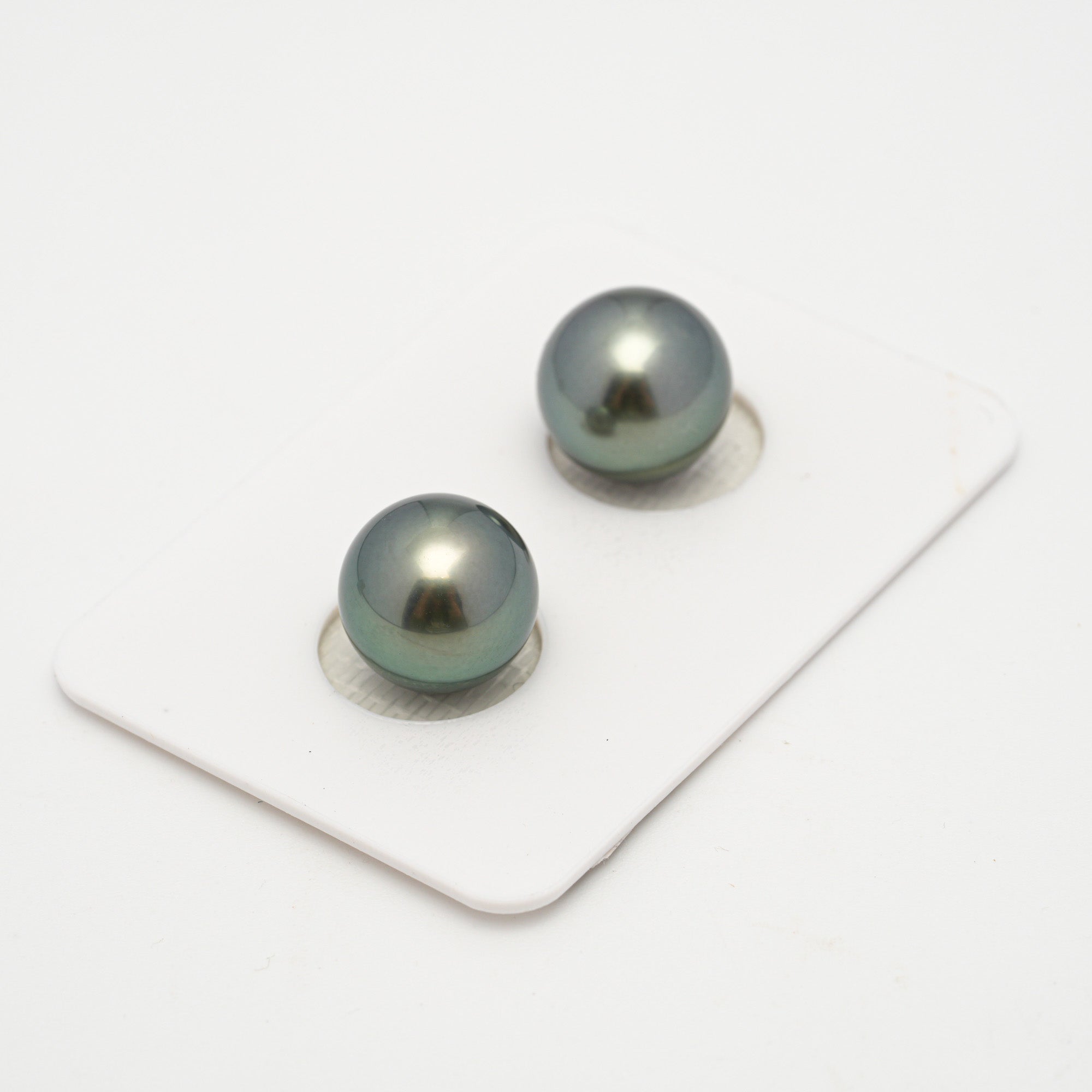 2pcs Green 10.8-10.9mm - NR AAA Quality Tahitian Pearl Pair ER1634 OR11