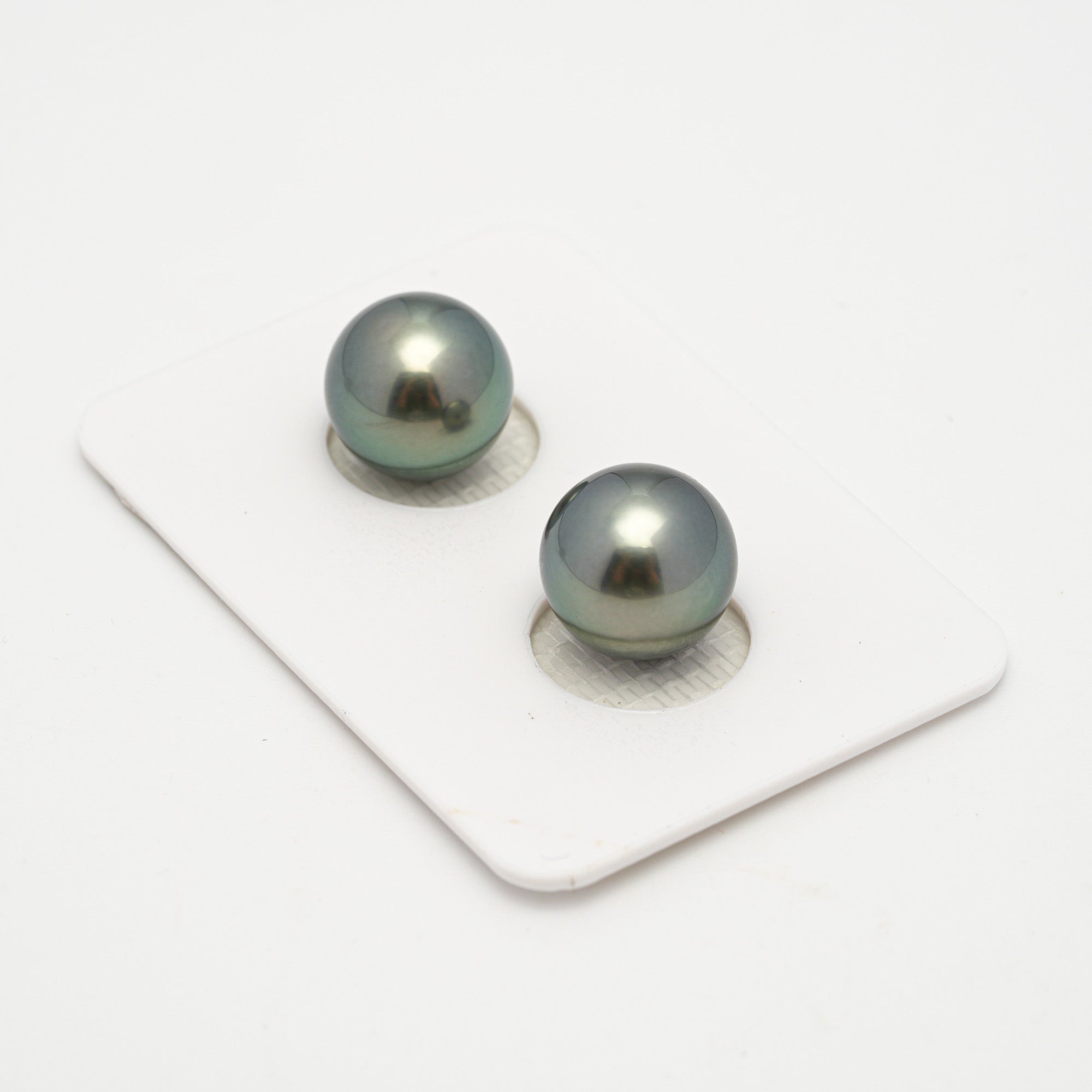 2pcs Green 10.8-10.9mm - NR AAA Quality Tahitian Pearl Pair ER1634 OR11