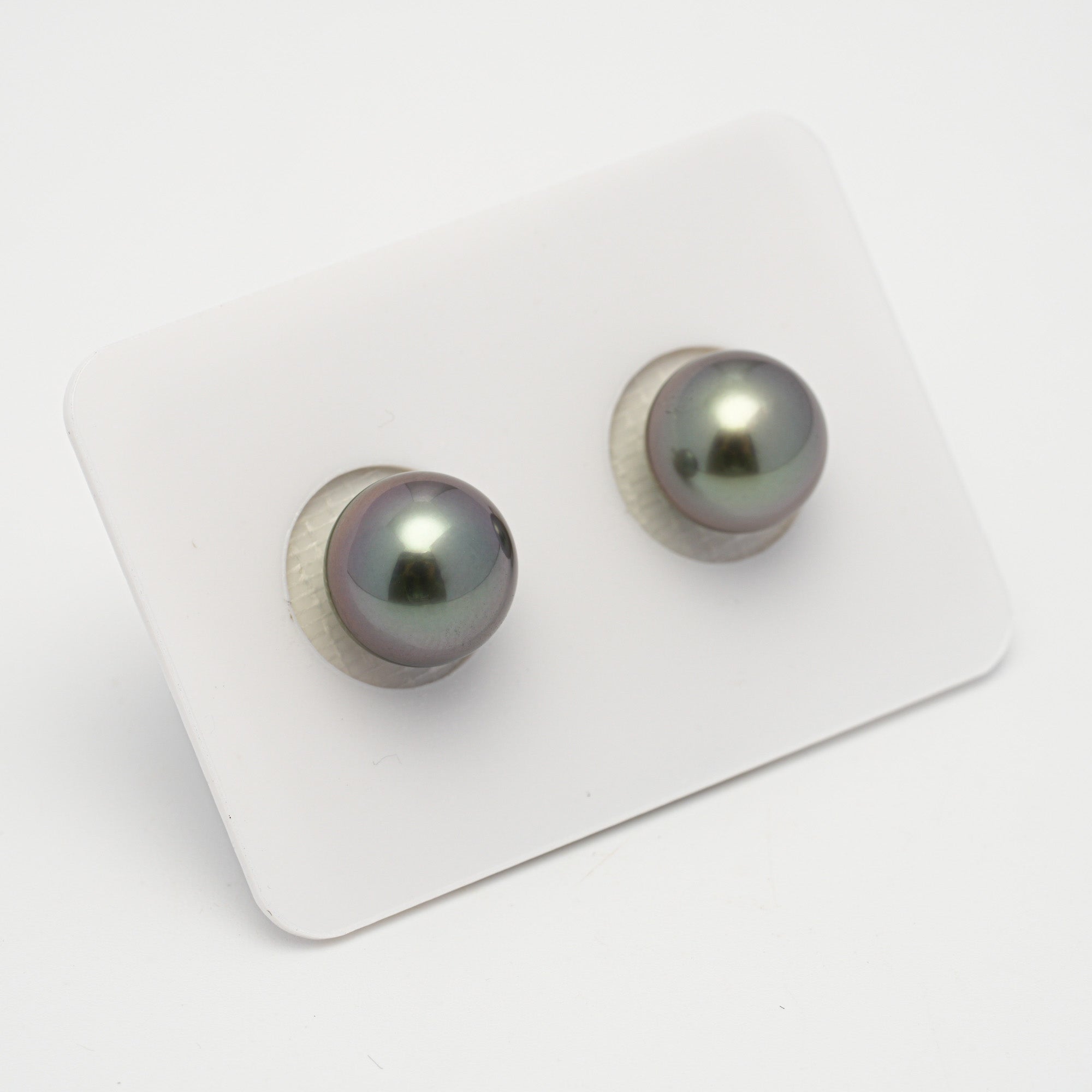 2pcs Aubergine 10.1-10.4mm - SR/NR AAA Quality Tahitian Pearl Pair ER1640 OR11