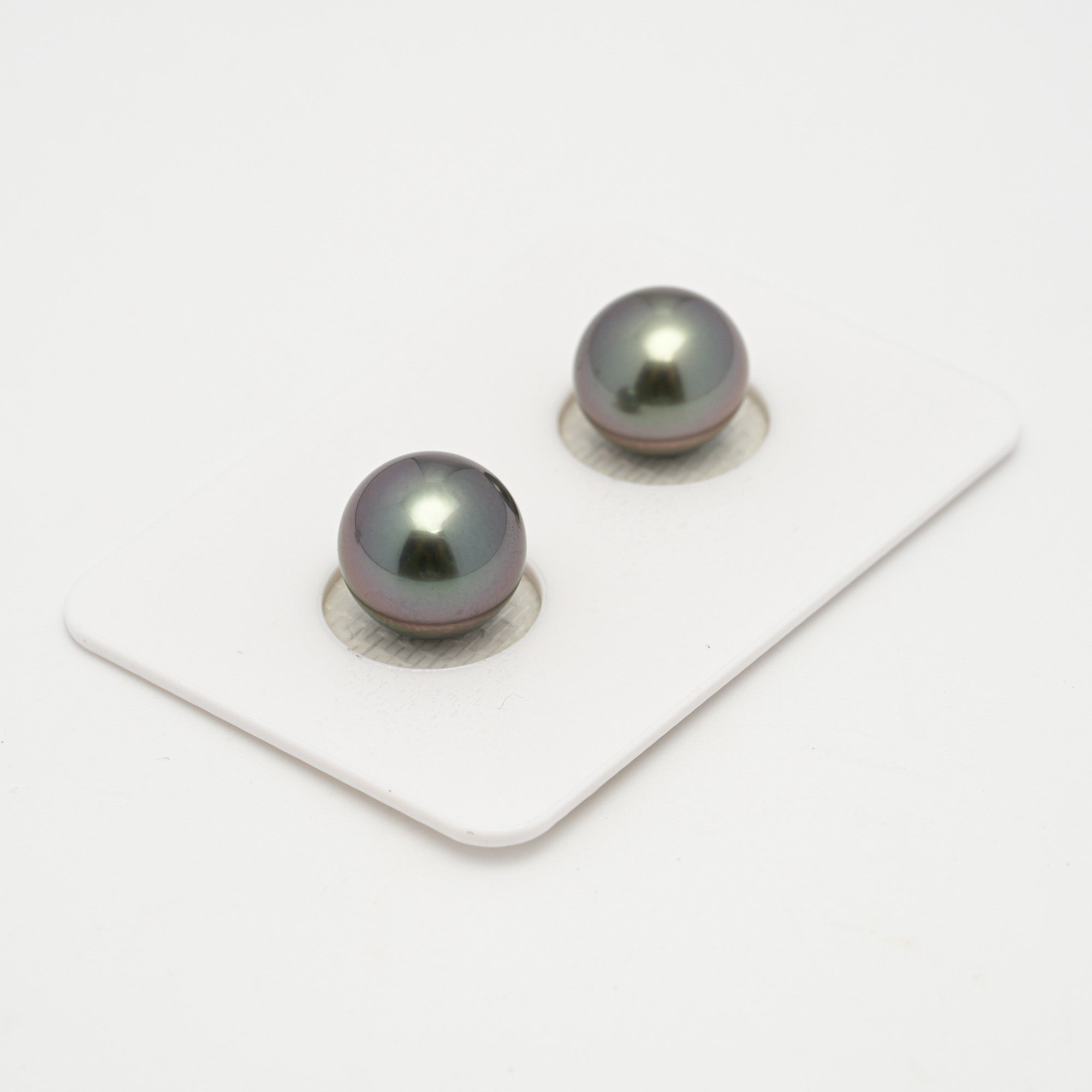 2pcs Aubergine 10.1-10.4mm - SR/NR AAA Quality Tahitian Pearl Pair ER1640 OR11