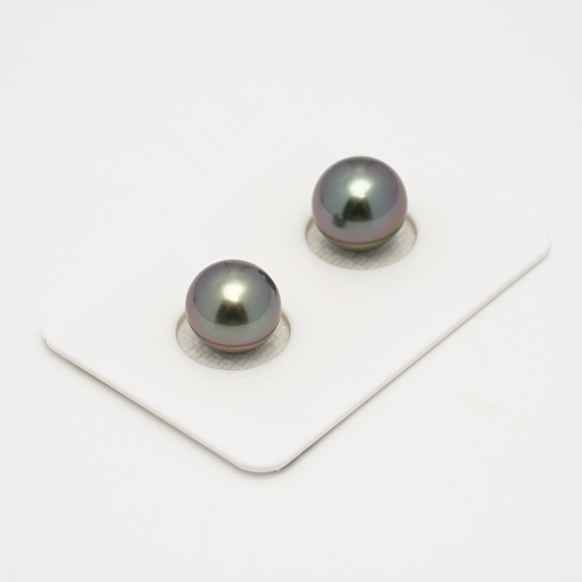 2pcs Aubergine 10.1-10.4mm - SR/NR AAA Quality Tahitian Pearl Pair ER1640 OR11