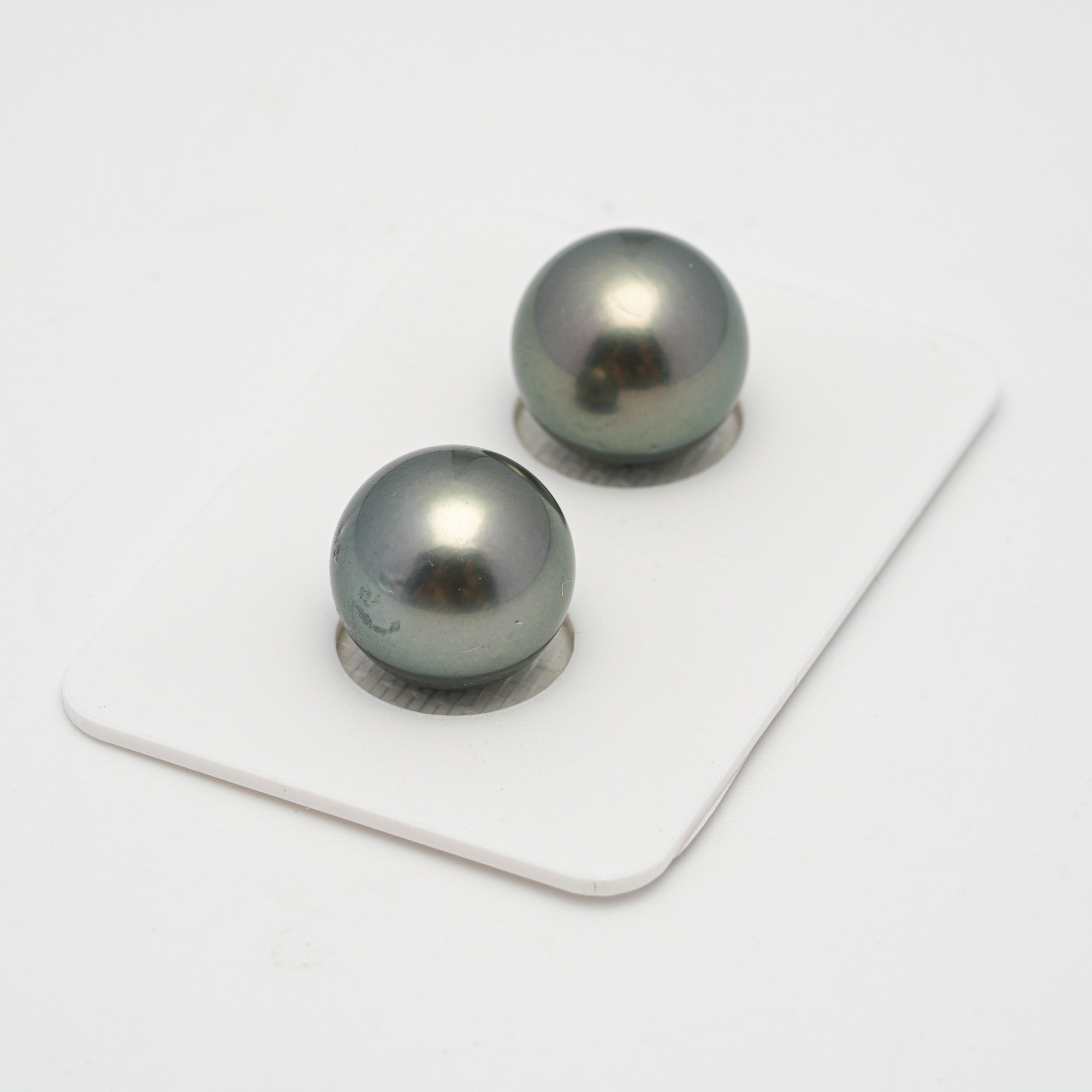 2pcs Light Green 12.5-12.7mm - RSR AAA/AA Quality Tahitian Pearl Pair ER1449 OR9