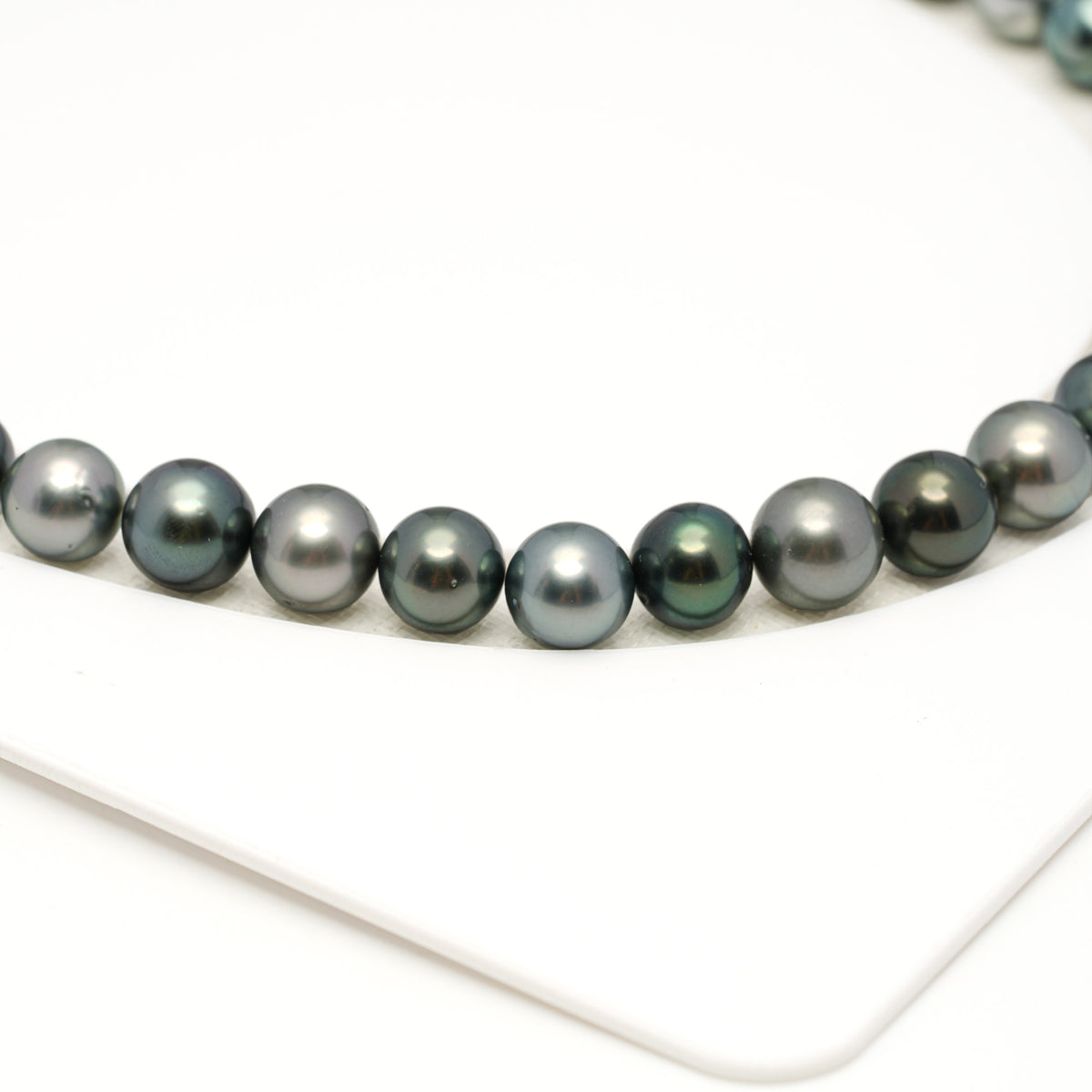48pcs Green 8-9mm - SR/NR AAA/AA Quality Tahitian Pearl Necklace NL1801 LP5