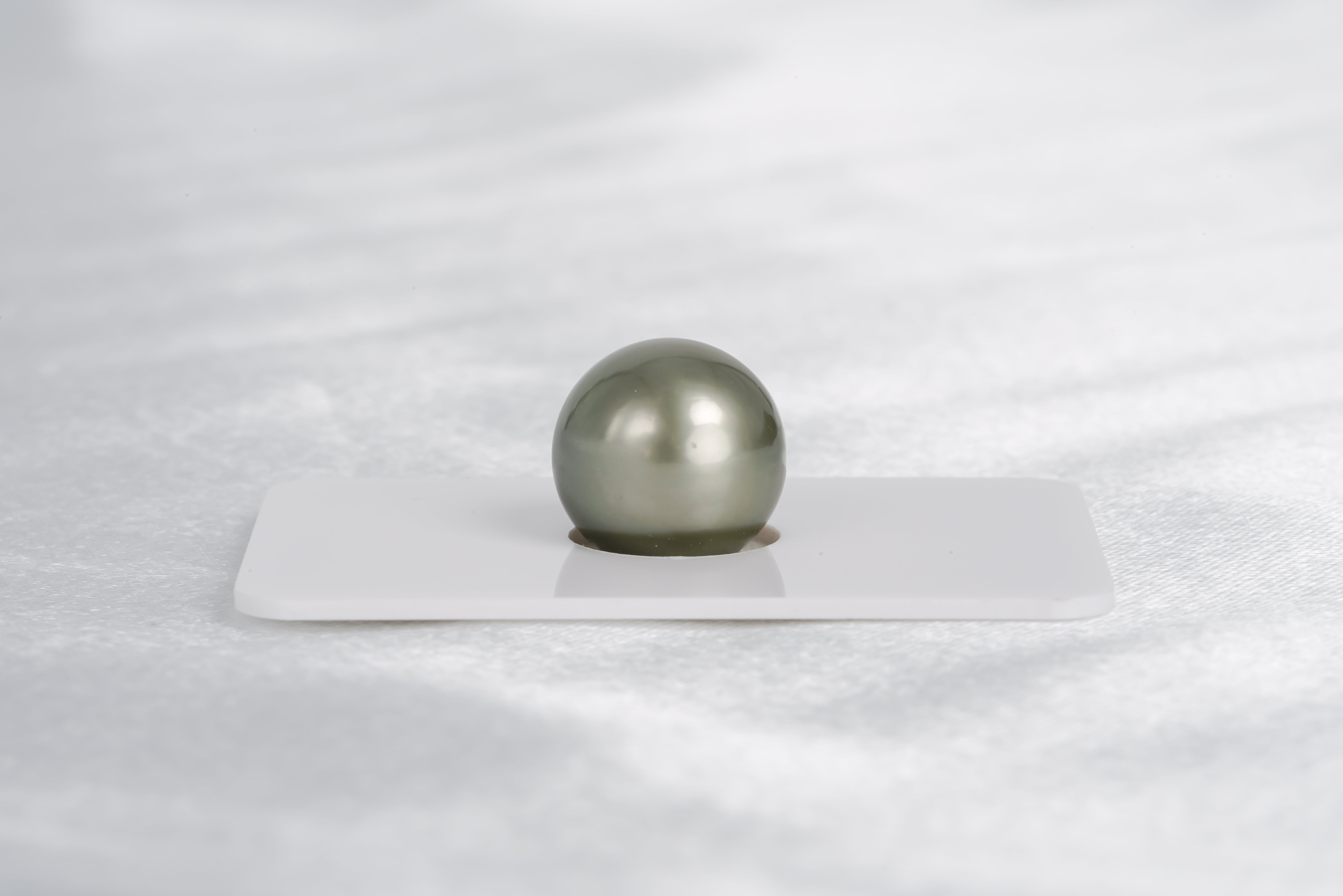 Yellow Green Single Pearl - Round 13.8mm AAA/AA quality Tahitian Pearl - Loose Pearl jewelry wholesale